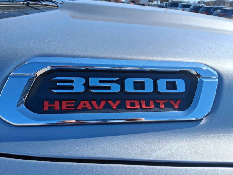 2023 RAM 3500 SLT