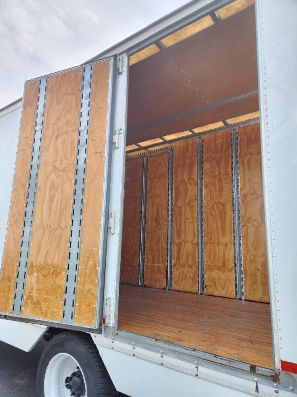 2019 Freightliner M2 106