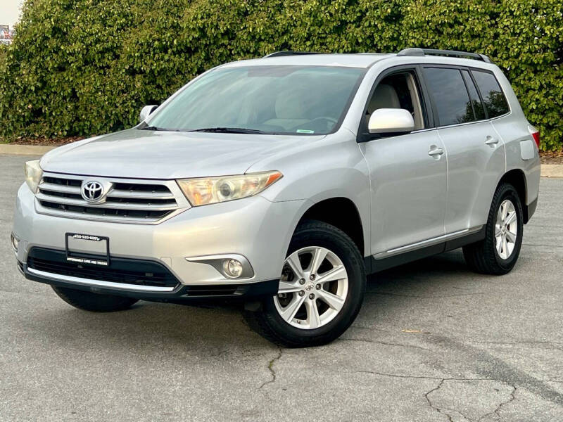 Toyota Highlander's photo