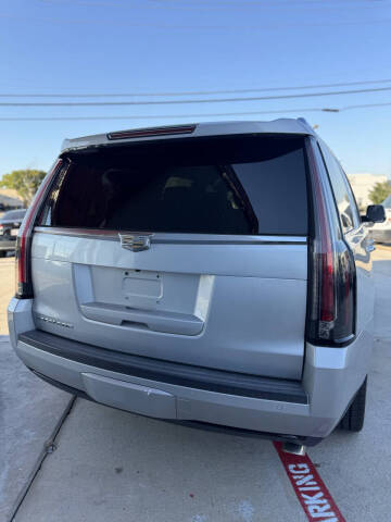 2016 Cadillac Escalade Luxury Collection