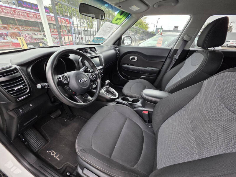 2019 Kia Soul +