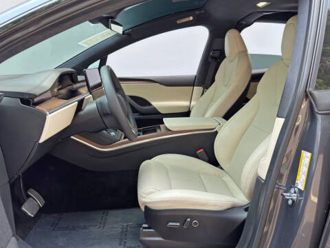 2023 Tesla Model X Standard Range
