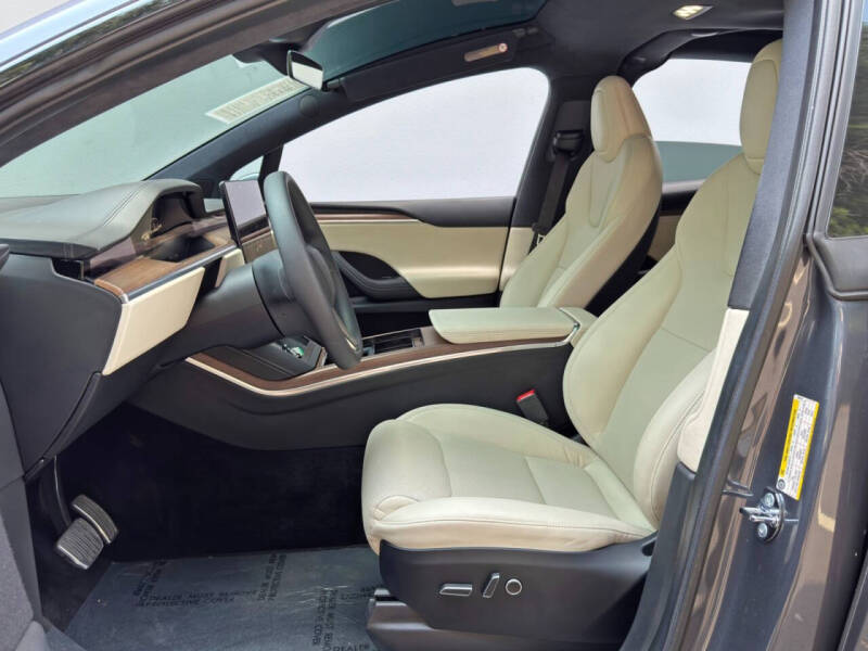 2023 Tesla Model X Standard Range