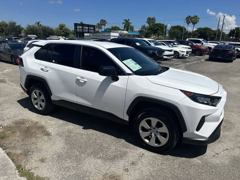 2022 Toyota RAV4 LE
