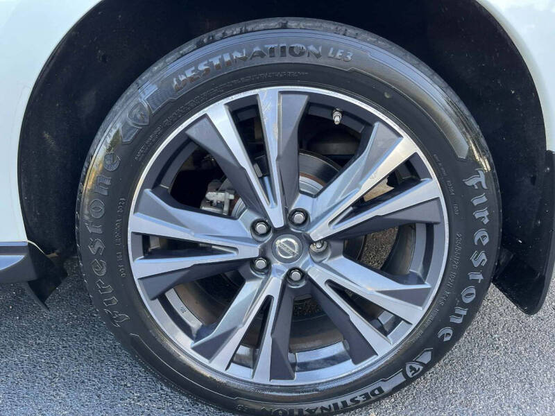 2017 Nissan Pathfinder Platinum