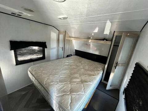 2021 PROWLER 240RB PROWLER