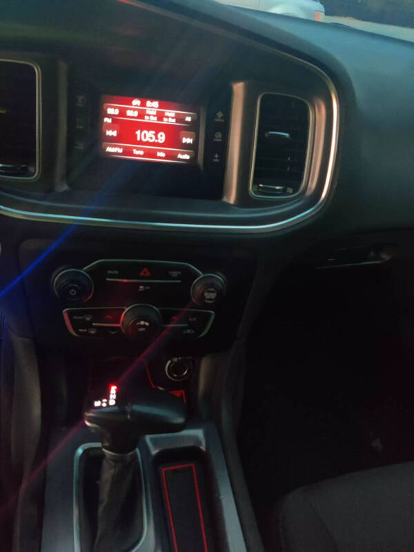 2017 Dodge Charger SE