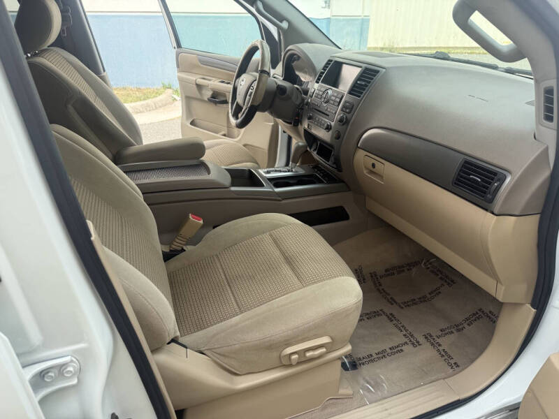 2014 Nissan Armada SV