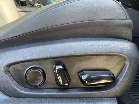 2024 Lexus ES 300h F SPORT Design