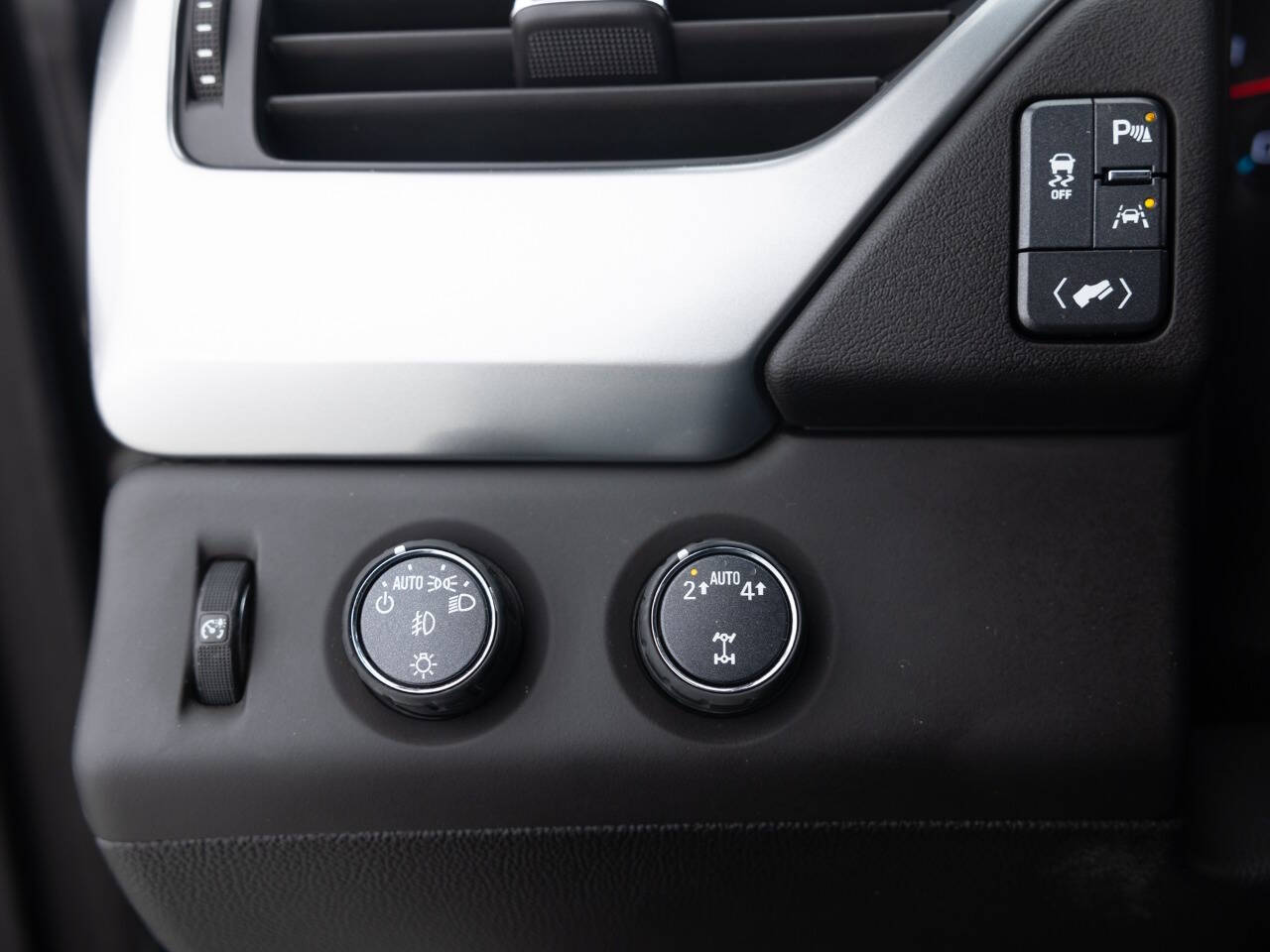 Used Car 2017 Chevrolet Suburban  Premier 4x4 4dr Suv For Sale Under $30,000 In Coal City, Illinois