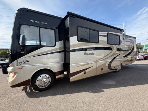 2014 Fleetwood RV Bounder