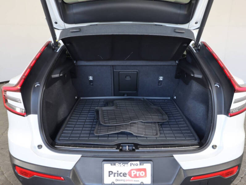 2024 Volvo C40 Recharge Twin Core