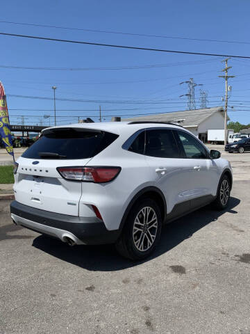 2020 Ford Escape SEL