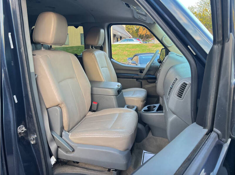 2016 Nissan NV 3500 HD SL