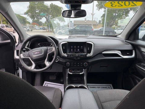 2023 GMC Terrain SLE