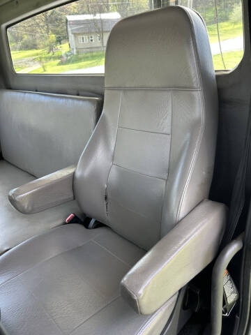 2019 Freightliner Business class M2