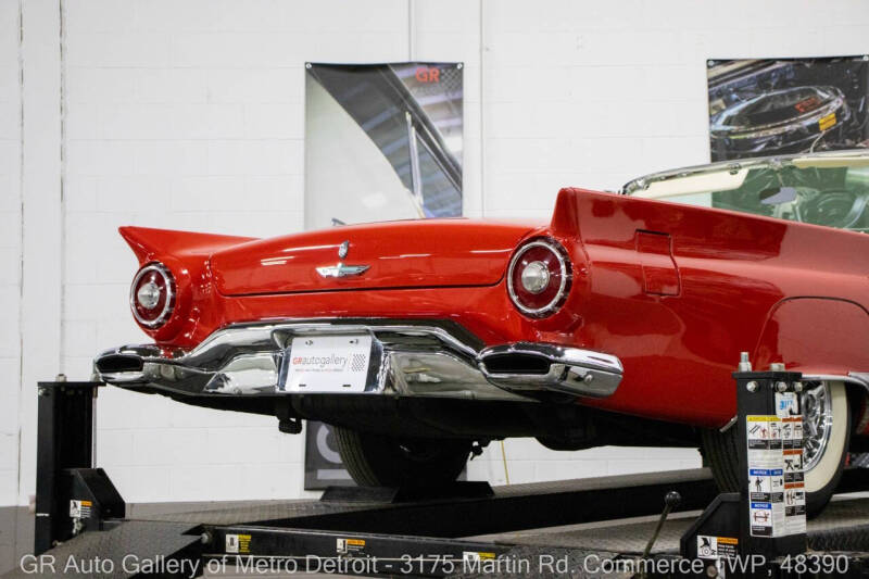 1957 Ford Thunderbird