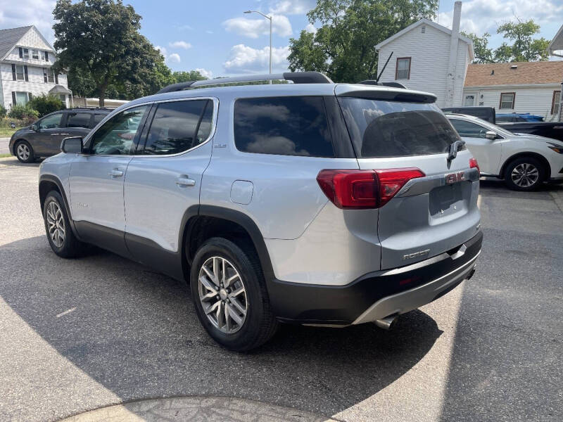 2017 GMC Acadia SLE-2