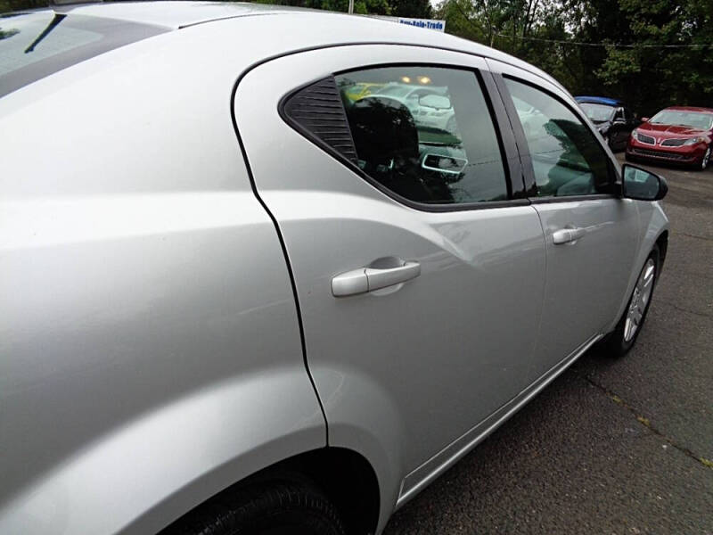 2012 Dodge Avenger SE