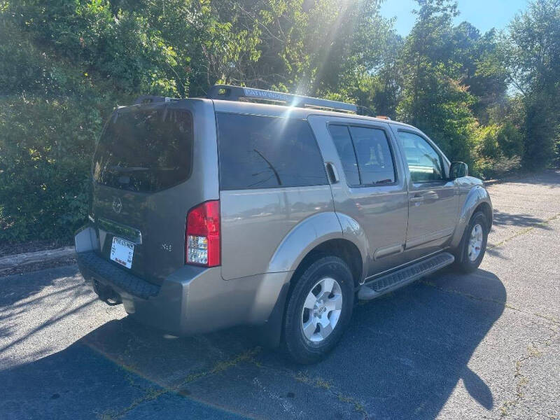 2005 Nissan Pathfinder SE