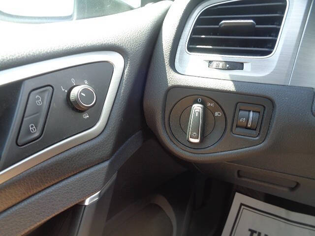 2016 Volkswagen Golf TSI SE