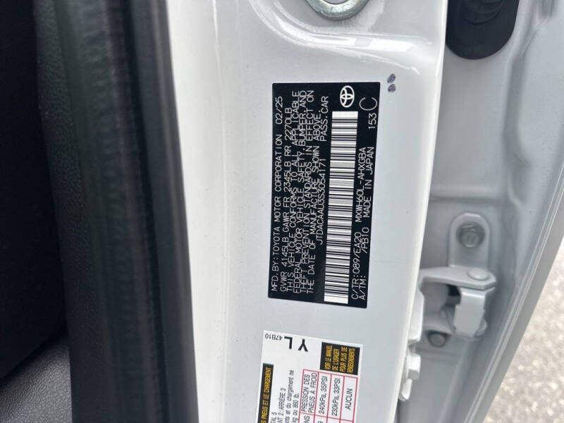 2025 Toyota Prius XLE