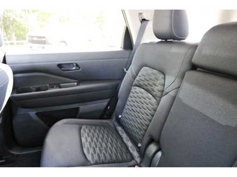 2025 Nissan Pathfinder S