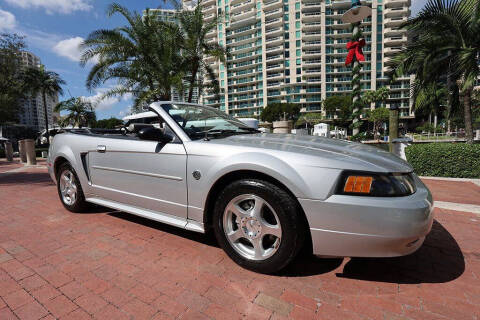 2004 Ford Mustang Deluxe