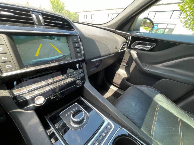 2017 Jaguar F-PACE 20d Prestige