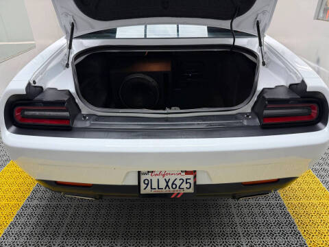 2020 Dodge Challenger SXT