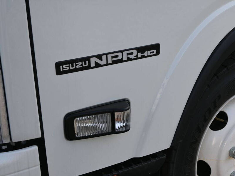 2024 Isuzu NPR HD 1F2