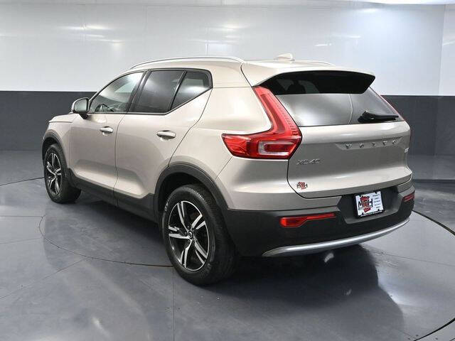 2023 Volvo XC40 B5 Core