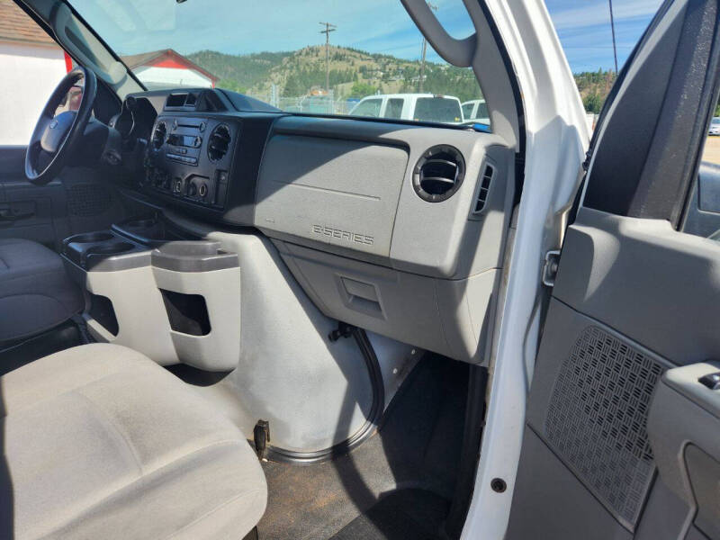 2010 Ford E-Series E-350 SD XL