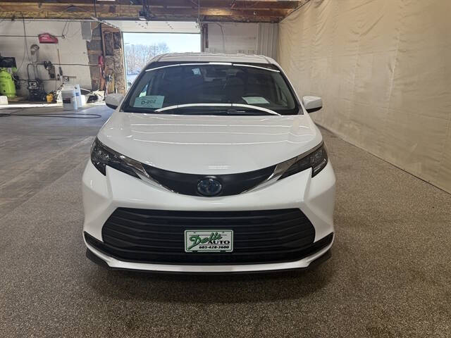 2024 Toyota Sienna LE 8-Passenger