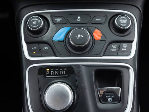 2017 Chrysler 200 Limited Platinum