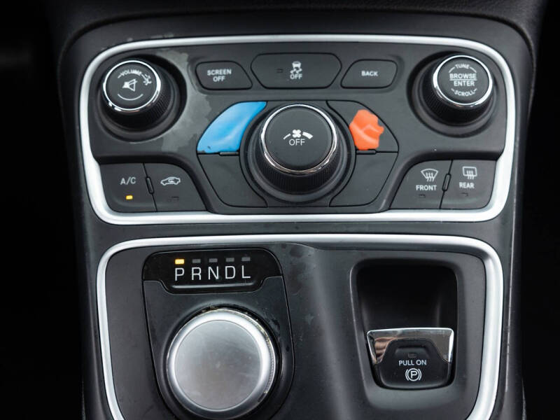 2017 Chrysler 200 Limited Platinum