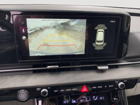 2024 Kia Carnival EX