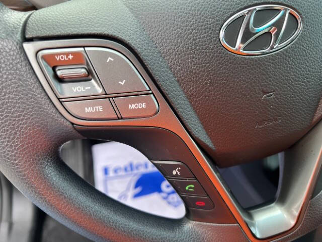 2017 Hyundai Santa Fe SE