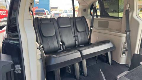 2013 Chrysler Town and Country Touring-L