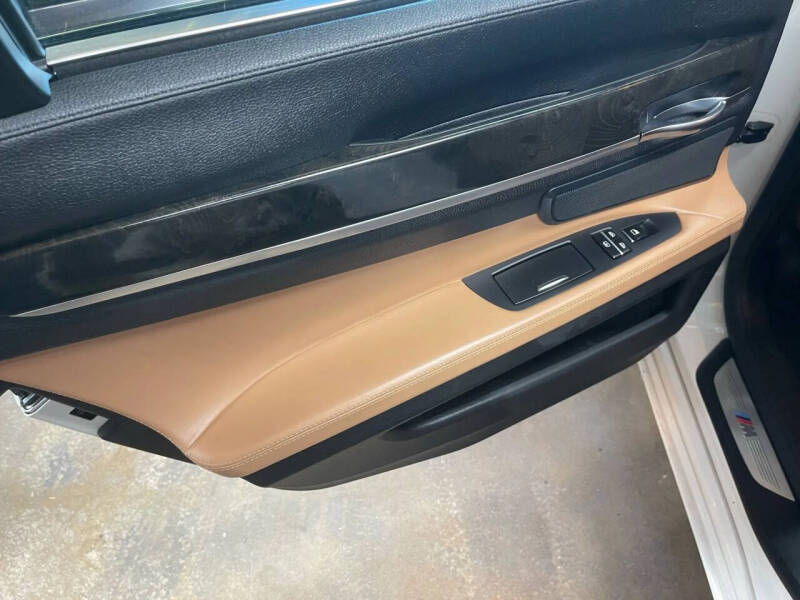 2012 BMW 7 Series 750i