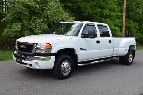 2004 GMC Sierra 3500 for sale at Gateway Car Connection in Eureka MO