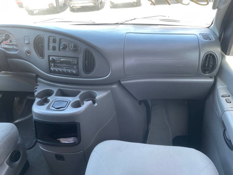 2005 Ford E-Series