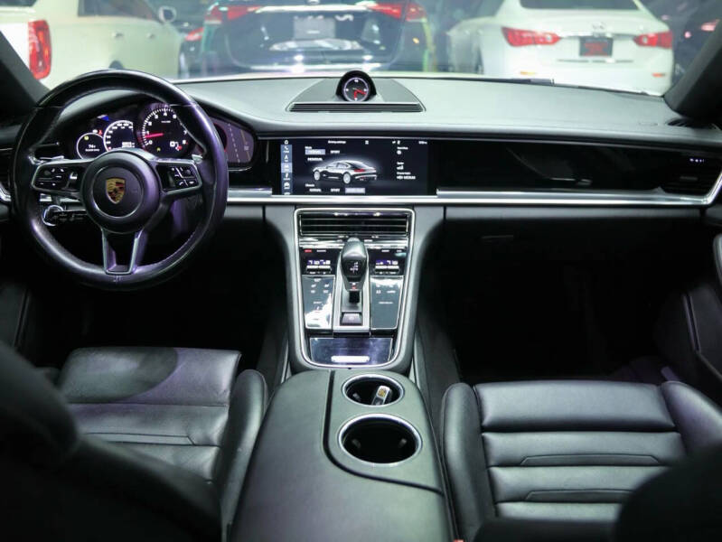 2017 Porsche Panamera