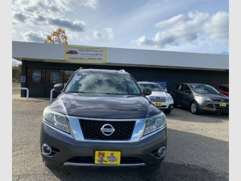 2014 Nissan Pathfinder for sale at BNM AUTO GROUP LLC in Leavittsburg OH