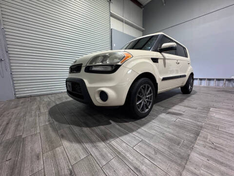 2013 Kia Soul +
