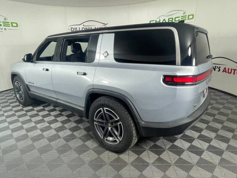 2025 Rivian R1S