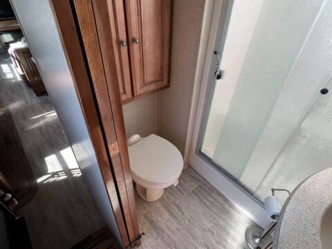 2018 Thor Motor Coach Redwood