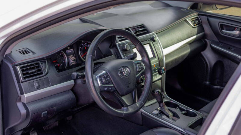 2017 Toyota Camry SE