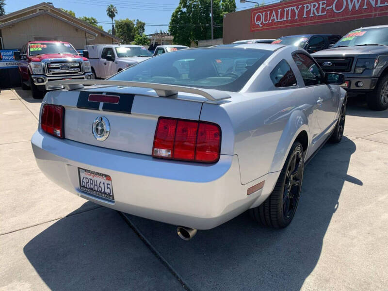 2006 Ford Mustang V6 Deluxe