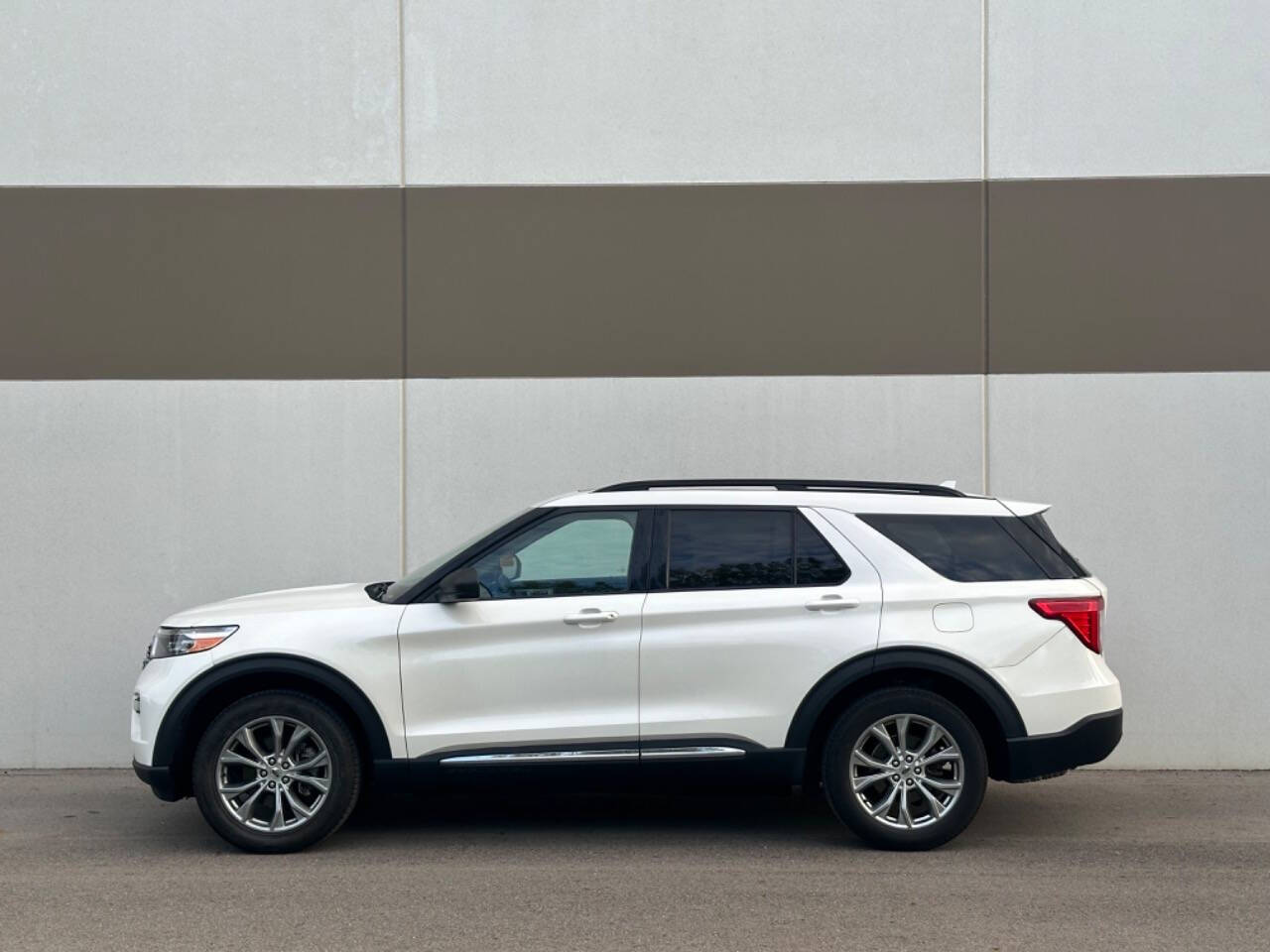 2021 Ford Explorer for sale at Phoenix Motor Co in Romulus, MI